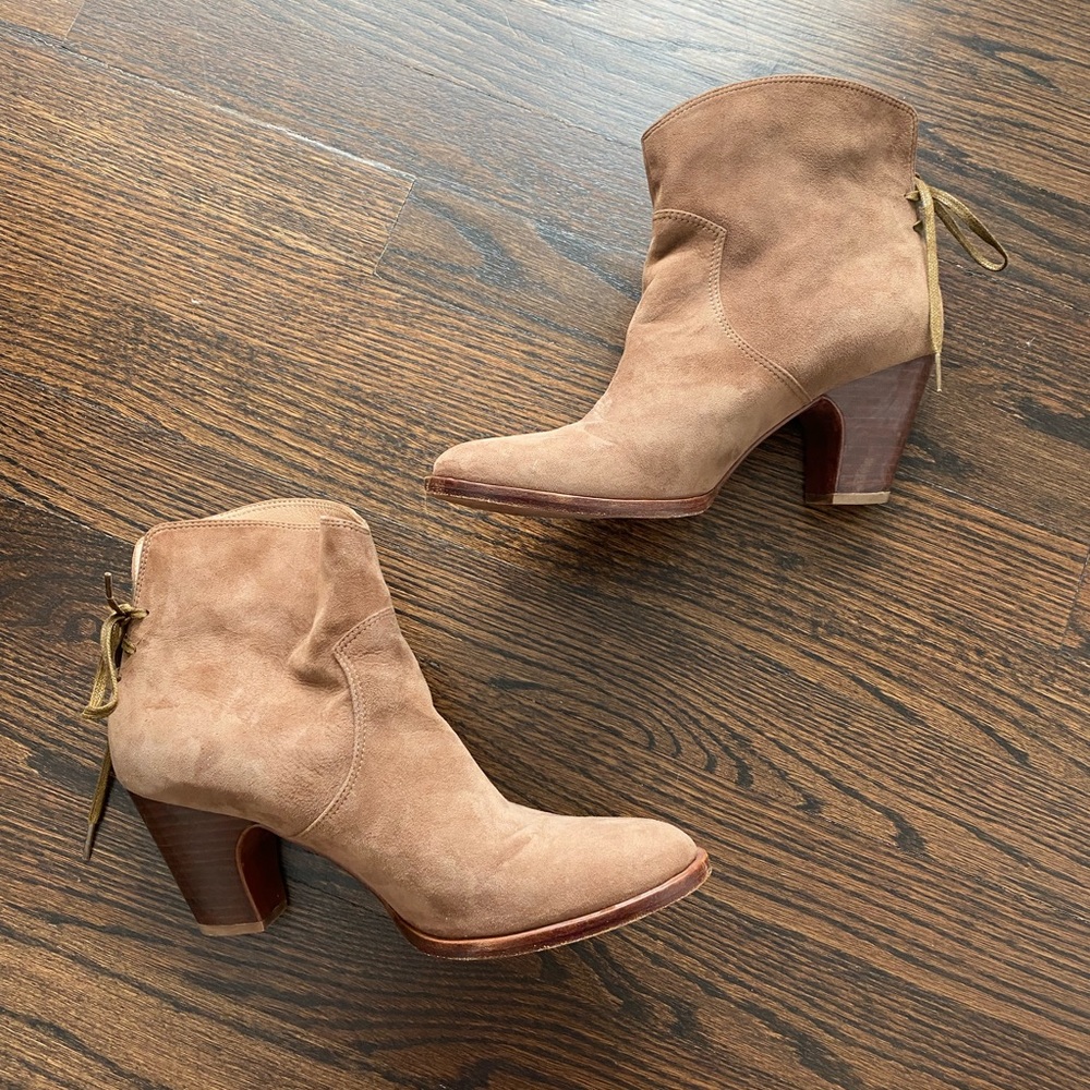 Hula Blanco Suede Bootie
